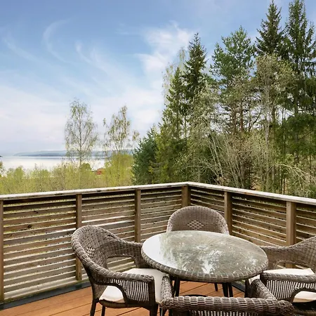 Σπίτι διακοπών En Perle Pa Gjovik, Naer Populaer Ved Mjosa *