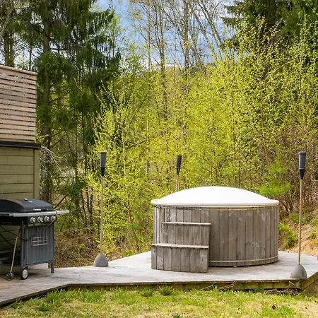 Σπίτι διακοπών En Perle Pa Gjovik, Naer Populaer Ved Mjosa *