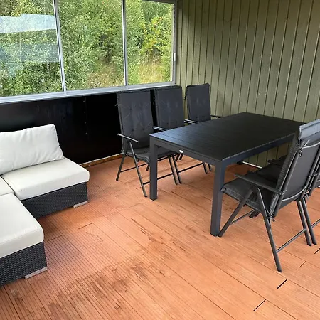 Moderne Og Familievennlig Bolig, Naer Populaer Ved Mjosa