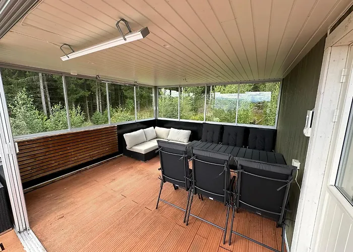 Vakantiehuis Moderne Og Familievennlig Bolig, Naer Populaer Ved Mjosa
